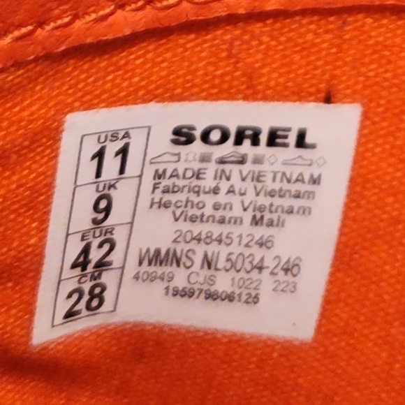 Sorel Joan Now Chelsea Boot Size 11 in Honest Beige, Gum - Picture 3 of 15